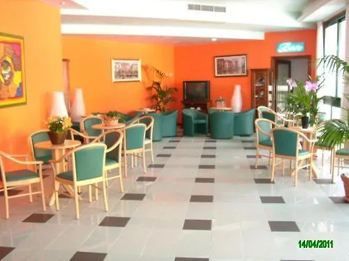 Hotel Colorado Лидо-ди-Езоло