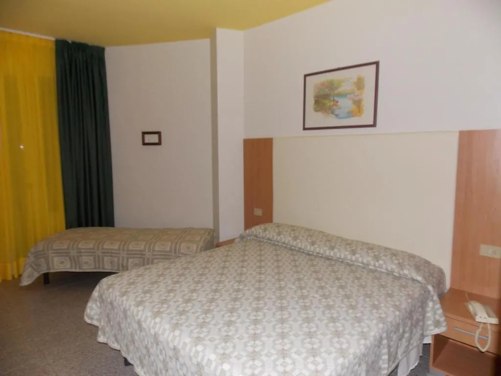 Hotel Colorado Лидо-ди-Езоло 3*,
