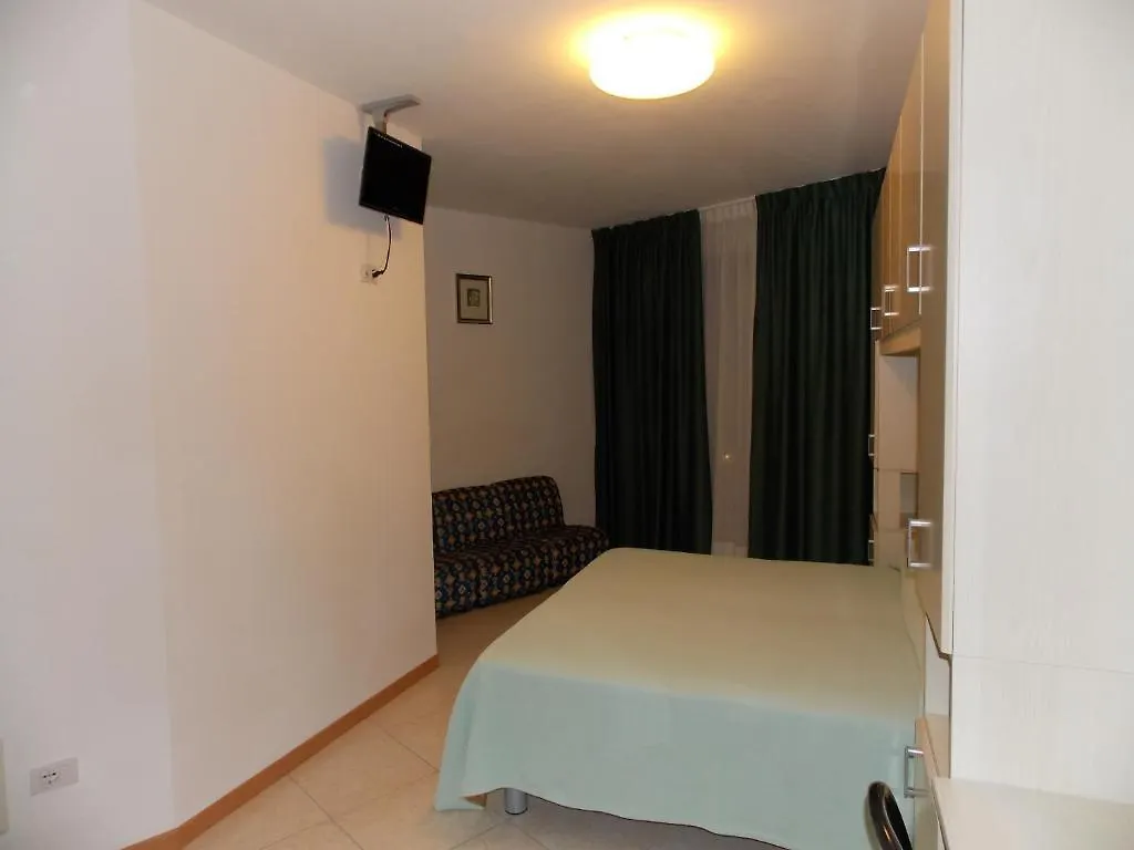 Hotel Colorado Лидо-ди-Езоло Италия